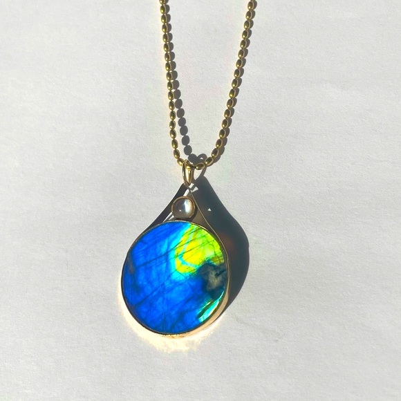 Stunning Labradorite and Gold Pendant With 24K Bezel set Moonstone One of a kind - Picture 3 of 12